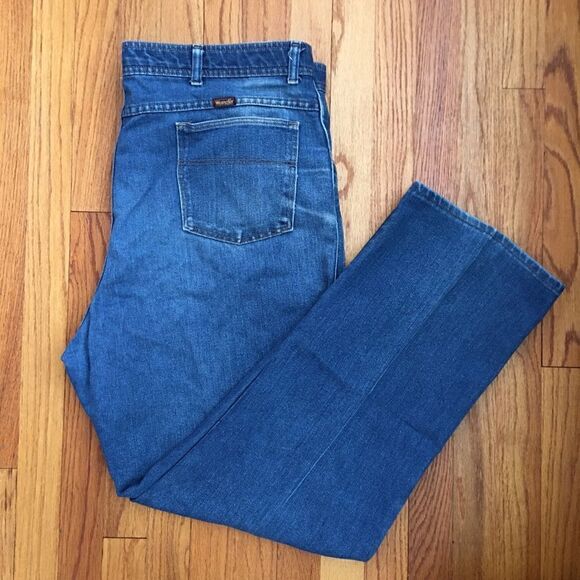 Wrangler Blue Jeans | Size 44 x 32 - Picture 1 of 10